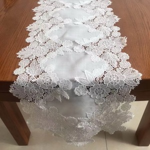 Bellissimo <span class=keywords><strong>Runner</strong></span> da Tavola Messicano di Lusso in Juta con Ricami Traforati per Natale - Product Image 5