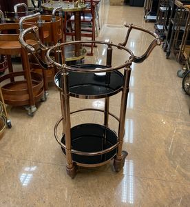 รถเข็นเครื่องดื่มทรงกลม 4 ล้อ สแตนเลส กระจกนิรภัย ดีไซน์ทันสมัย สำหรับโรงแรม ร้านอาหาร และการใช้งานในห้องอาหาร - Product Image 2