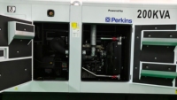 Générateur diesel Perkins de Guangzhou 160kW 200kVA, silencieux, pour situations d'urgence, 220kW 250kW 275kW 300kW 350kW, idéal pour les coupures de courant