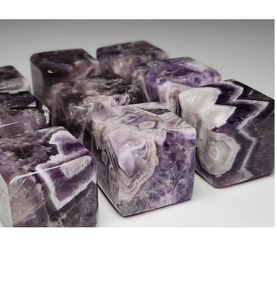 Cubo de amatista, piedra de ágata semipreciosa, acabado pulido artesanal, perfecto para exhibición de mesa, curación espiritual y equilibrio energético - Product Image 2