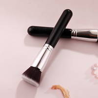 Kuas Foundation Profesional Gagang Kayu Hitam Ferrule Aluminium Bulu Sintetis Lembut Kuas Wajah Kosmetik