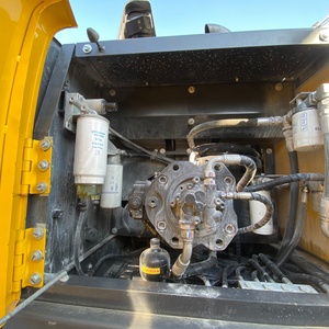 Excavatrice sur chenilles Volvo EC290 d'occasion en excellent état (90% neuve) avec moteur et boîte de vitesses, poids opérationnel de 29 tonnes, à vendre - Product Image 3