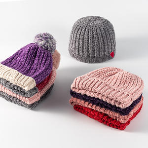 Gorros de punto personalizados con pompones, de lana chenilla gruesa, unisex, para adultos, cálidos para el invierno, para parejas, adolescentes y personas de mediana edad. - Product Image 2