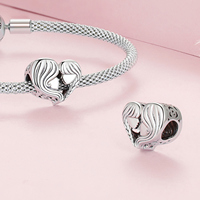 Charme en forme de cœur plaqué argent avec visages de couple, pendentif romantique en alliage pour cadeau unisexe