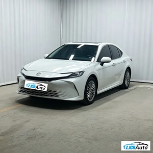 La <span class=keywords><strong>Toyota</strong></span> Camry 2.0GVP Luxury 2024 la plus vendue, berline intermédiaire à intérieur sombre avec <span class=keywords><strong>4</strong></span> <span class=keywords><strong>portes</strong></span> et 5 sièges - Product Image 3