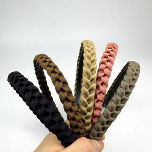 عصابة رأس نسائية أنيقة وعصرية مصنوعة يدويًا بتصميم هندسي بيضاوي 12 سم، مضادة للانزلاق ومزينة بخيوط مضفرة، مناسبة للحفلات ومتعددة الاستخدامات - Product Image 2