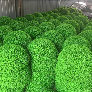 Pabrik Harga 10-50Cm Hijau Buatan Milan Buxus Boxwood Topiary Rumput Bola untuk Dekorasi Ceiling