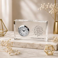 Horloge de table en cristal gravée au laser personnalisée, horloge de bureau rectangulaire polie, souvenir de mariage floral, cadeau