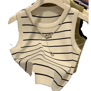 Summer New Sweater Literary Retro Women's Casual Pullover Small Vest Design Wholesale Short Length (Ne contient pas de collier) - Product Image 1