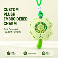 Porte-clés trèfle en peluche brodé personnalisé Omamori, pendentif de sac porte-bonheur, cadeau promotionnel avec logo, vente en gros