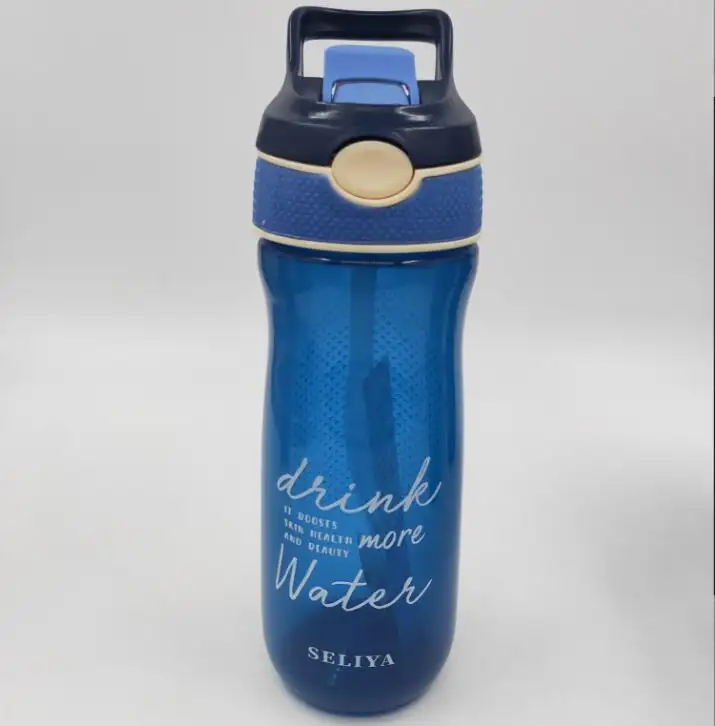 Garrafa plástica de spray para escalada, garrafa de água esportiva criativa com tampa de canudo, 600ml