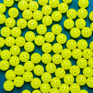 كرات بيكليل مختبرة ومجربة ، تصميم للحد من الضوضاء ومقاومة للأشعة فوق البنفسجية لاستخدام الشاطئ/المنتجع 8 ألوان فلورسنت - Product Image 6