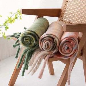 Chal de Lana Personalizado con Diseño de Cuadros Arcoíris, Largo (190*35cm), Cálido y Suave para Mujer, con Borlas Gruesas, Ideal para Actividades al Aire Libre - Product Image 4