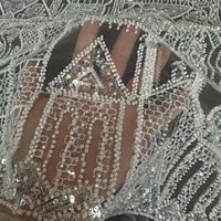 Tissu en dentelle 3D géométrique blanc brodé de perles et de sequins, 100 % polyester, pour rideaux décoratifs muraux DIY