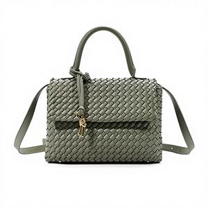 กระเป๋าสะพายข้างผู้หญิงแบบพกพา คุณภาพสูง แฟชั่น สวยหรู ทำด้วยมือ วัสดุ PU นุ่ม ถักเปีย พร้อมซิปปิด - Product Image 1