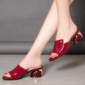 Collection Été 2026 – Nouvelles Demi-<span class=keywords><strong>chaussons</strong></span> Tendance pour <span class=keywords><strong>Femme</strong></span>, Style Décontracté avec Lanière Métallique Unique, Légers et Grandes Tailles - Product Image 1
