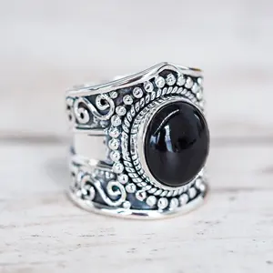 Dropshipping Forma Redonda Black Onyx 925 Sterling Silver Plated Celtic Triquetra Nó Solitaire Anel Anel de Dedo Mindinho para O Pai Pai