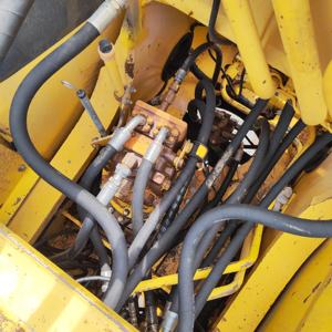 Excavadora Komatsu PC220 Usada, Modelo 2022, 1100 Horas de Trabajo, Original de Japón, Excelente Estado, 22 Toneladas, Cucharón de 1.2m, Motor - Product Image 6