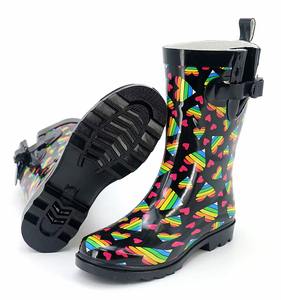 <span class=keywords><strong>Botas</strong></span> <span class=keywords><strong>de</strong></span> Lluvia <span class=keywords><strong>de</strong></span> PVC <span class=keywords><strong>para</strong></span> <span class=keywords><strong>Mujer</strong></span>, Modelo YL7356, al por Mayor, Personalizadas, Económicas, a Media Pantorrilla, Modernas, Impermeables <span class=keywords><strong>para</strong></span> Exteriores - Product Image 2