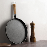 Wajan Crepe Besi Cor Berlapis Enamel Modern Anti Lengket 10 Inci dengan Gagang Kayu untuk Memasak Pancake, Tortilla, dan Roti
