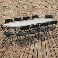 Vente en gros en Amérique d'une table rectangulaire pliante portable en plastique blanc populaire pour le camping en plein air, les banquets, les fêtes et les repas