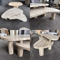 Table basse en travertin naturel personnalisable, à combiner librement, pour un salon contemporain et organique
