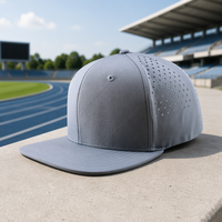 Casquette de baseball unisexe personnalisée avec logo, style vintage, grise, 6 panneaux, découpée au laser, perforée, respirante, séchage rapide, sportive et formelle