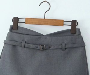 SHENZHU Nouvelle Collection Printemps 2026 <span class=keywords><strong>Jupe</strong></span>-Short Moulante Sexy à Taille en V avec Ceinture Anti-Exposition et Ornements, Style Doux et Audacieux 1550 - Product Image 4