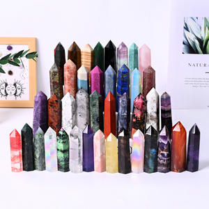 Pierres de cristal naturelles en promotion, points de cristal colorés pour la guérison, tours de cristal pour la décoration - Product Image 1