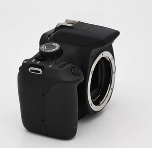 Appareil photo EOS 1200D avec capteur APS-C 18MP pour des photos nettes de personnes et de paysages avec un flou de fond naturel. - Product Image 4