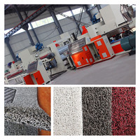 Machine de fabrication de tapis de voiture en PVC, de tapis de sol en plastique pour portes et calendriers, neuve et d'occasion, pour les industries de la construction, avec moteur et boîte de vitesses essentiels