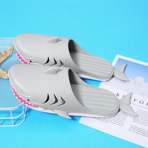 2022 verano hombres zapatilla <span class=keywords><strong>tiburón</strong></span> divertido zapatilla hombres mujeres suela blanda zapatilla playa <span class=keywords><strong>chanclas</strong></span> - Product Image 4