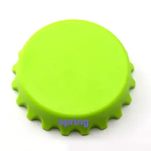 Magnete per frigorifero apribottiglie personalizzato magnetico a forma di coperchio con design personalizzato verde