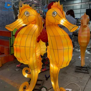 Linterna de caballito de mar de animales marinos Led de tela de seda tradicional china de 2017 para Parque de Atracciones