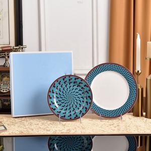 Nouveau produit : Assiette en porcelaine fine à motif stéréoscopique et assiette de présentation en porcelaine pour la décoration intérieure - Product Image 4