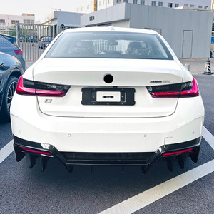 Protector de Parachoques Trasero para BMW I3, Textura de Fibra de Carbono, Negro Piano, Instalación con Cinta Adhesiva de Doble Cara, 2022+ - Product Image 4