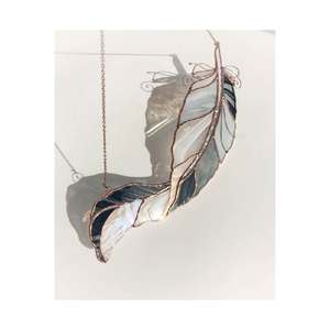 Tentures murales grises plumes lumière s'accrochent pendentif plumage jarretelle vitrail attrape-soleil décor à la maison - Product Image 1