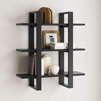 Étagère murale en bois massif multi-niveaux pour le rangement, la décoration et l'affichage d'objets variés dans le salon ou la chambre