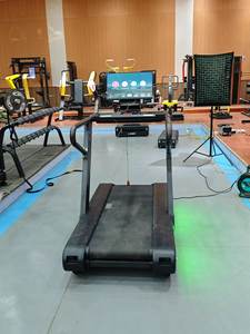 Equipo de gimnasio con rodamiento de carga doble, Monitor de <span class=keywords><strong>teléfono</strong></span> con espejo, cinta de correr, precio comercial, máquina de escalada automática - Product Image 4