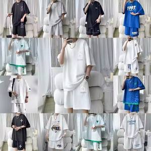 Completi Sportivi Eleganti Minimalisti da <span class=keywords><strong>Uomo</strong></span> Taglie Forti all'Ingrosso, Alta Qualità, Asciugatura Rapida, <span class=keywords><strong>Abbigliamento</strong></span> da Palestra a Manica Corta - Product Image 1