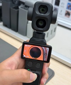Cámara con Gimbal de Bolsillo Osmo Pocket 4P de Doble Lente, CMOS de 1 Pulgada, Lente Teleobjetivo de 60 mm, Cámara Vlog 4K 240 fps con Estabilizador de 3 Ejes - Product Image 2