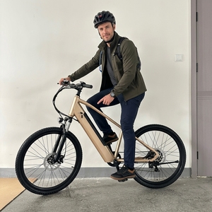 Bicicletta Elettrica da Montagna con Pneumatici Fat da 26 Pollici |   Potente <span class=keywords><strong>E</strong></span>-Bike per Pendolarismo, Escursioni <span class=keywords><strong>e</strong></span> Avventure all'Aperto, Biciclette Elettriche per Uomo - Product Image 4