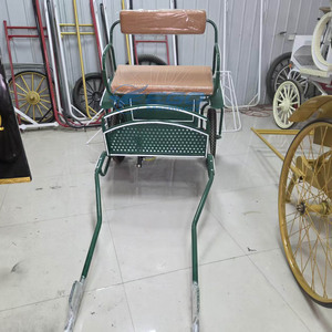 Chariot à chevaux professionnel à deux roues pour mariages et concerts – Fabricant de chariots durables en métal et bois - Product Image 4
