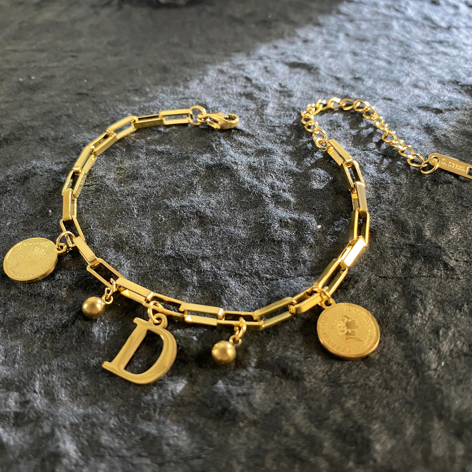 โกลด์+ดี