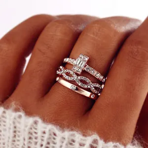 HHX028时尚情侣黄金女性订婚婚礼首饰无限戒指套装女性女孩水晶扭纹戒指
