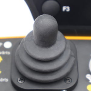 <span class=keywords><strong>Télécommande</strong></span> radio à joystick étanche IP65 robuste et durable pour tondeuse à gazon RC - Product Image 4
