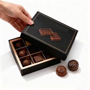 Boîte Rigide Carrée Personnalisée <span class=keywords><strong>de</strong></span> <span class=keywords><strong>Luxe</strong></span> pour <span class=keywords><strong>Chocolats</strong></span>, Sushi et Chewing-gums, avec Couvercle et Base, Finition Mate, Gaufrage, Papier Kraft Recyclable - Product Image 1