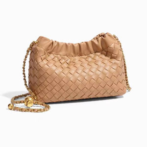 Sac à bandoulière tissé en PU doré pour femme, style nuage froissé fait main, nouveau modèle tendance et portable - Product Image 5