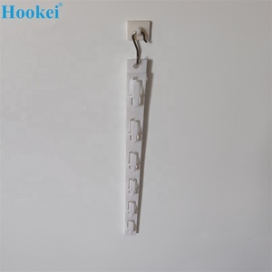 Paquete de 8 tiras de clip de exhibición de mercancía colgante de estación de plástico con ganchos en S para venta minorista de supermercado de fábrica - Product Image 5