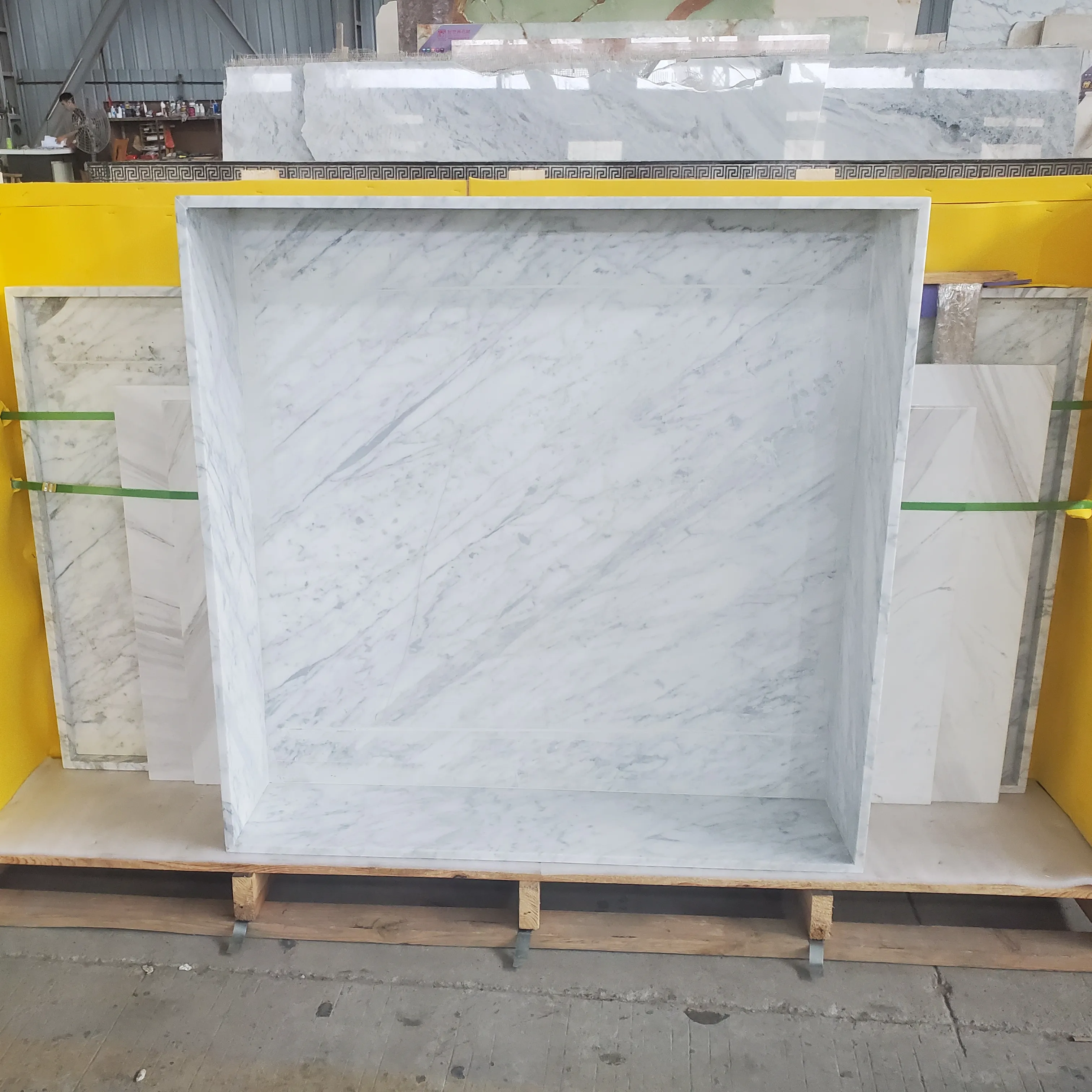 Italia Bianco Carrara marmo Bianco per la fabbricazione di questi prodotti di Piastrelle e lastre e contro parte superiore e parte superiore di vanità